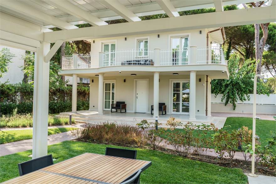 villa con piscina