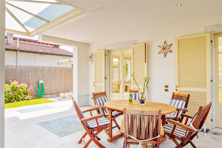 veranda