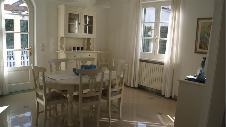 Photo 33