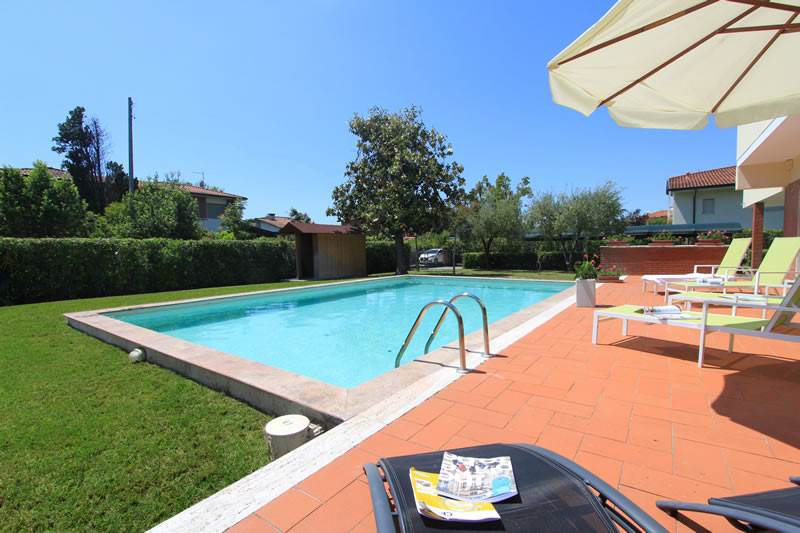 villa con piscina