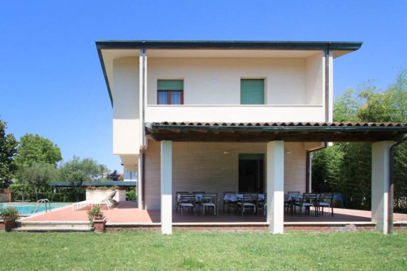 villa con piscina