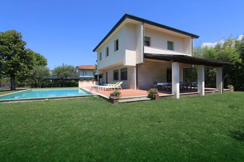 villa con piscina