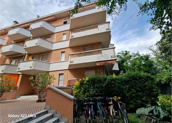 Marina di Massa appto con garage 50 mt dal mare