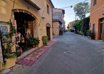 Pietrasanta centro storico vera occasione