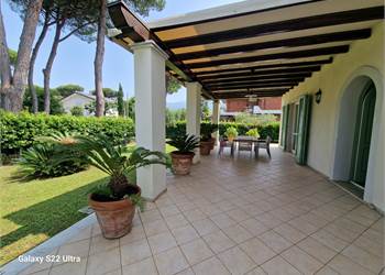 Vittoria apuana bella villa con piscina