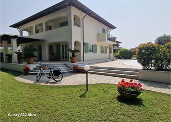Vittoria apuana bella villa con piscina