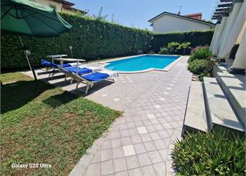 Vittoria apuana bella villa con piscina