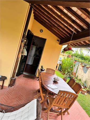 portico