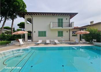 Villa for Rent in Forte dei Marmi