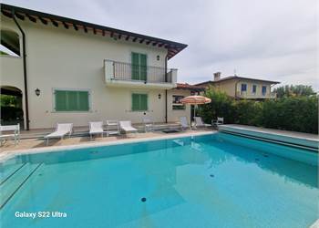 Vittoria apuana villa con piscina 3 passi mare