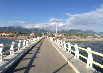 Forte dei Marmi appartamento con posto auto