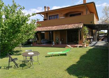 Villa for Sale in Forte dei Marmi